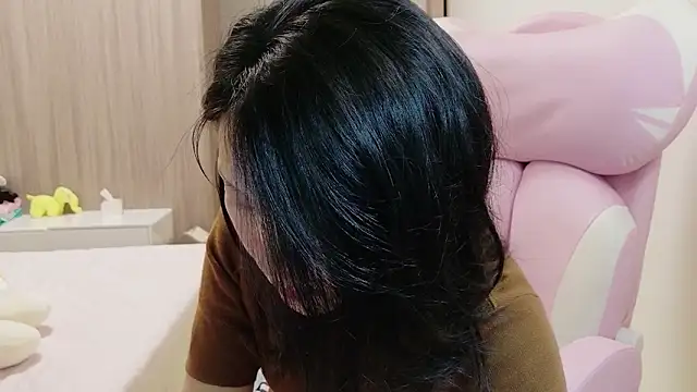 xiaojie jie online show from April 7, 2026, 7:43 am