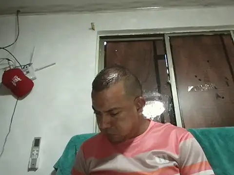 Snapshot of Quillero18 chatting on February 25, 2026, 3:12 pm Quillero18 online show from February 25, 2026, 3:12 pm