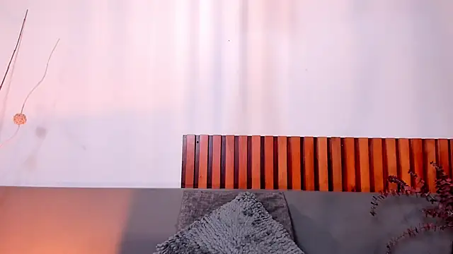 AndraCyruss online show from February 24, 2026, 10:10 pm