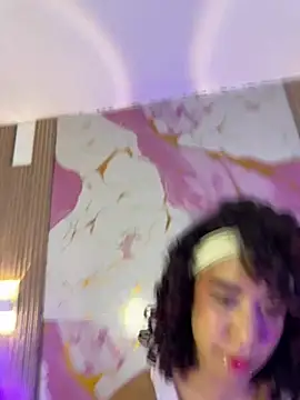 Snapshot of Woo_isDaphne chatting on April 8, 2026, 10:55 pm Woo isDaphne online show from April 8, 2026, 10:55 pm