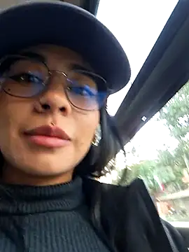 Snapshot of Zafira_glow chatting on April 8, 2026, 10:22 pm Zafira glow online show from April 8, 2026, 10:22 pm