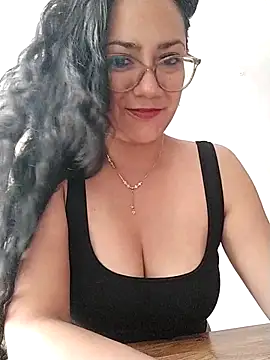 Snapshot of Salma-sweet chatting on June 13, 2026, 9:35 pm Salma-sweet online show from June 13, 2026, 9:35 pm