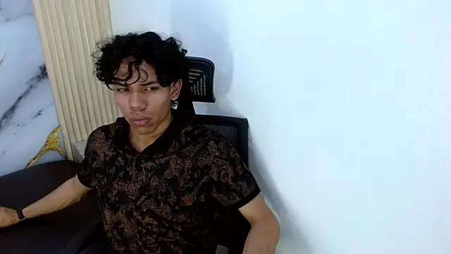 Snapshot of DaviidBuckx_ chatting on March 24, 2026, 2:33 am DaviidBuckx online show from March 24, 2026, 2:33 am