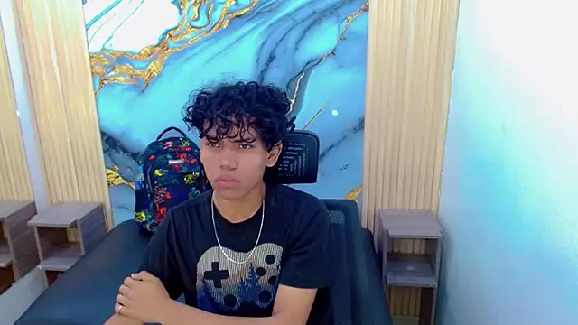 Snapshot of DaviidBuckx_ chatting on March 30, 2026, 2:24 am DaviidBuckx online show from March 30, 2026, 2:24 am