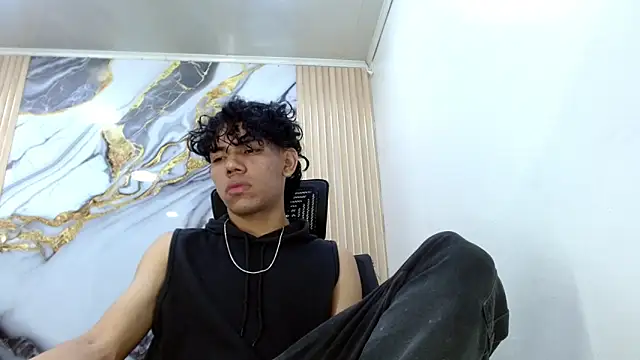 Snapshot of DaviidBuckx_ chatting on March 6, 2026, 2:28 am DaviidBuckx online show from March 6, 2026, 2:28 am