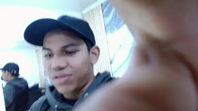 DaviidBuckx  online show from May 13, 2026, 2:18 am