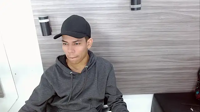 DaviidBuckx  online show from May 3, 2026, 9:40 pm