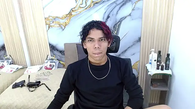 DaviidBuckx  online show from May 6, 2026, 2:26 am