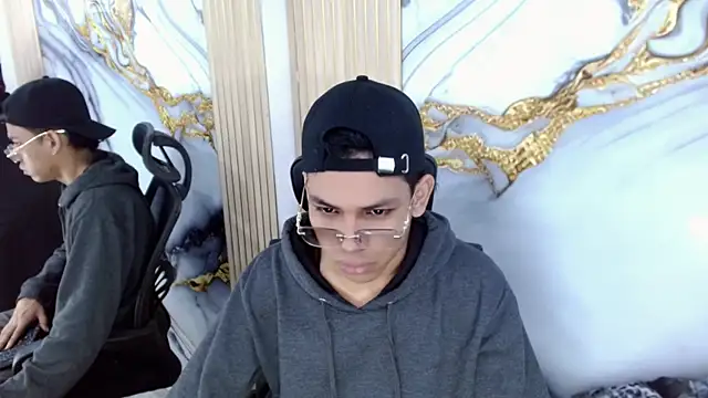 DaviidBuckx  online show from May 16, 2026, 2:21 am