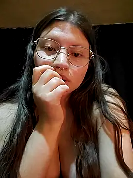 Monroe0303 online show from June 5, 2026, 12:37 am
