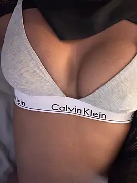 KiaraAmara online show from April 14, 2026, 8:14 pm