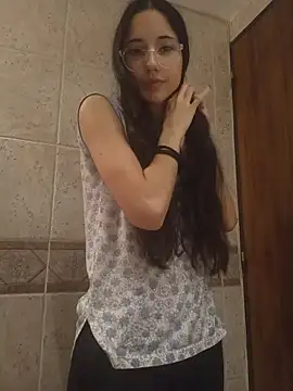 isaaabelaaa online show from March 7, 2026, 11:38 am