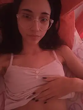 isaaabelaaa online show from February 9, 2026, 4:38 pm