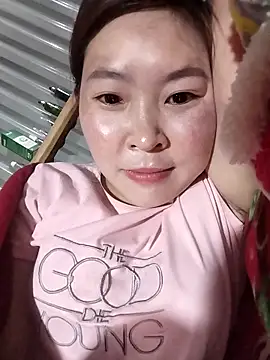 Snapshot of Yiyoongg chatting on February 23, 2026, 1:29 am Yiyoongg online show from February 23, 2026, 1:29 am