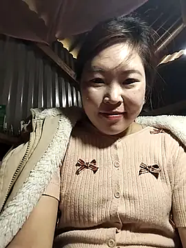 Snapshot of Yiyoongg chatting on March 8, 2026, 2:15 am Yiyoongg online show from March 8, 2026, 2:15 am