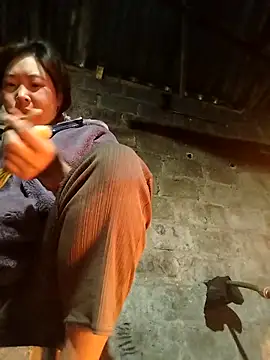 Snapshot of Yiyoongg chatting on March 22, 2026, 12:03 am Yiyoongg online show from March 22, 2026, 12:03 am