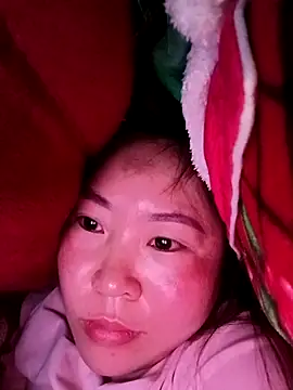 Snapshot of Yiyoongg chatting on March 1, 2026, 11:38 pm Yiyoongg online show from March 1, 2026, 11:38 pm