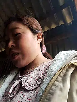 Snapshot of Yiyoongg chatting on March 23, 2026, 4:45 am Yiyoongg online show from March 23, 2026, 4:45 am