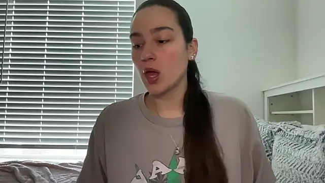 anitayurmoniii online show from July 27, 2026, 9:22 pm