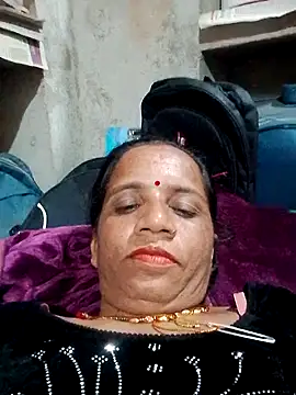 Snapshot of Anitarakkoli chatting on May 9, 2026, 6:55 pm Anitarakkoli online show from May 9, 2026, 6:55 pm