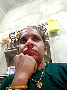 Snapshot of Anitarakkoli chatting on February 19, 2026, 3:09 pm Anitarakkoli online show from February 19, 2026, 3:09 pm