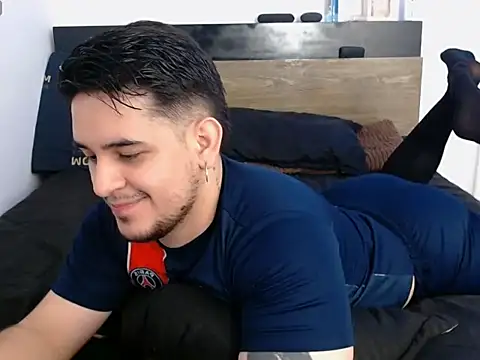 Snapshot of colin_lewis1 chatting on February 14, 2026, 11:05 pm colin lewis1 online show from February 14, 2026, 11:05 pm