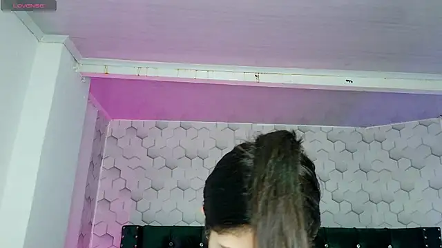 babyy nicols m online show from April 27, 2026, 4:49 pm