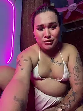 hollynicole online show from June 14, 2026, 6:58 am