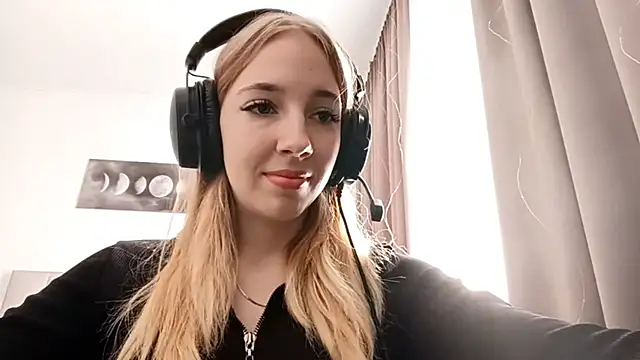 Snapshot of WackyNome chatting on February 15, 2026, 7:51 am WackyNome online show from February 15, 2026, 7:51 am