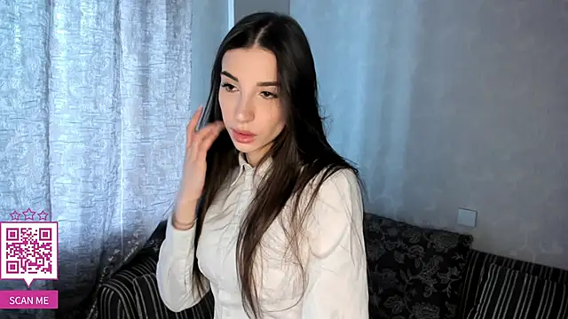 LaneLove1 online show from February 15, 2026, 11:20 am