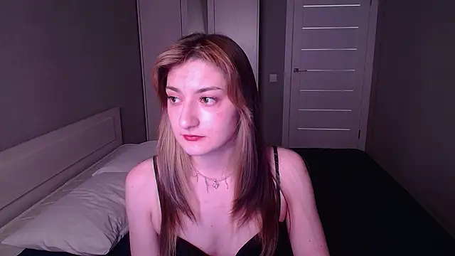 Snapshot of RosieGloom chatting on June 7, 2026, 9:42 pm RosieGloom online show from June 7, 2026, 9:42 pm