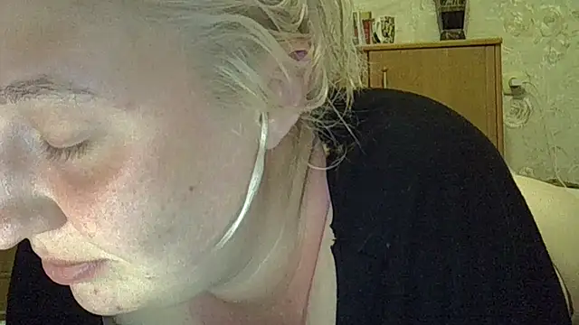 Snapshot of CurvyWild_Lady30 chatting on May 29, 2026, 8:04 pm CurvyWild Lady30 online show from May 29, 2026, 8:04 pm