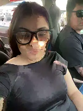 Snapshot of Violeta_and_Charlie chatting on March 11, 2026, 8:25 pm Violeta and Charlie online show from March 11, 2026, 8:25 pm