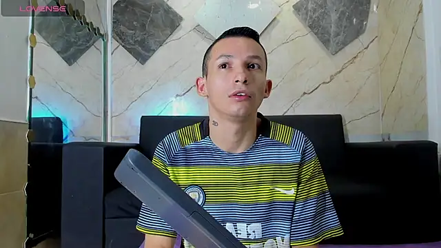 Isaak 26 online show from April 15, 2026, 11:05 am