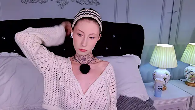 Snapshot of roxy_morrison_x chatting on May 18, 2026, 3:39 am roxy morrison x online show from May 18, 2026, 3:39 am
