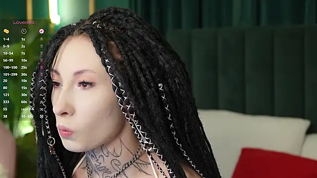 Snapshot of roxy_morrison_x chatting on March 19, 2026, 5:35 pm roxy morrison x online show from March 19, 2026, 5:35 pm