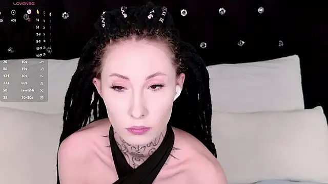 Snapshot of roxy_morrison_x chatting on March 22, 2026, 5:36 pm roxy morrison x online show from March 22, 2026, 5:36 pm