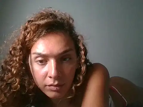 4petitosa  online show from February 8, 2026, 5:54 pm