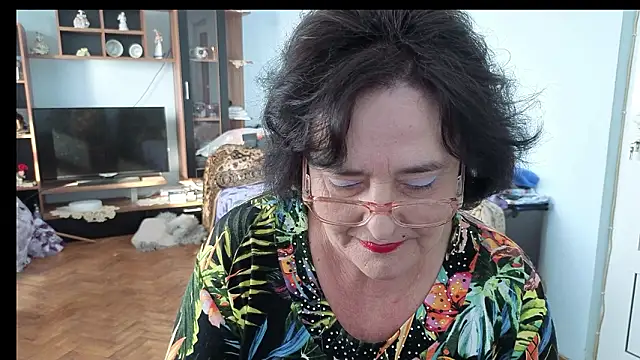 xMaryxAnne online show from March 5, 2026, 6:54 am