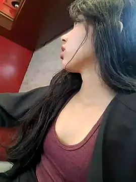 Snapshot of jadelaurent chatting on February 11, 2026, 5:57 pm jadelaurent online show from February 11, 2026, 5:57 pm