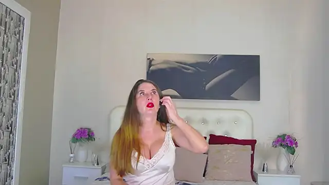 AzeliaHart online show from February 12, 2026, 5:29 am