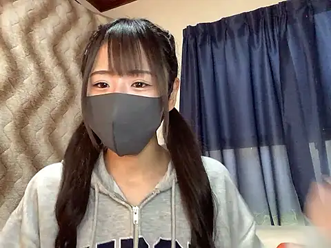 cocomi-coco0209 online show from May 17, 2026, 8:25 am