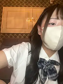 cocomi-coco0209 online show from May 24, 2026, 2:28 pm