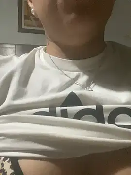 mamilindaA online show from February 20, 2026, 4:53 am