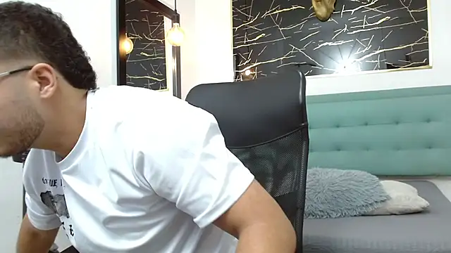 Snapshot of Trevor_Ash chatting on February 11, 2026, 3:28 am Trevor Ash online show from February 11, 2026, 3:28 am