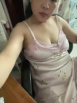 Strawberry-wet online show from April 16, 2026, 3:51 am