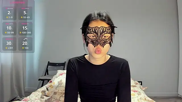 HelenBlazeTrt online show from May 19, 2026, 2:07 am
