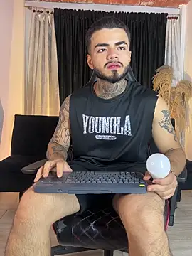 Snapshot of Benjii_Carter1 chatting on April 8, 2026, 2:24 am Benjii Carter1 online show from April 8, 2026, 2:24 am