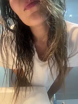 Snapshot of justinahallo chatting on February 21, 2026, 5:31 am justinahallo online show from February 21, 2026, 5:31 am