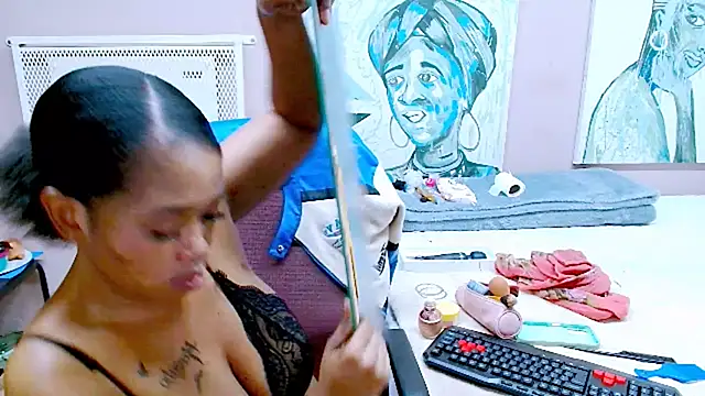 TyraHotxxx online show from May 23, 2026, 6:12 am